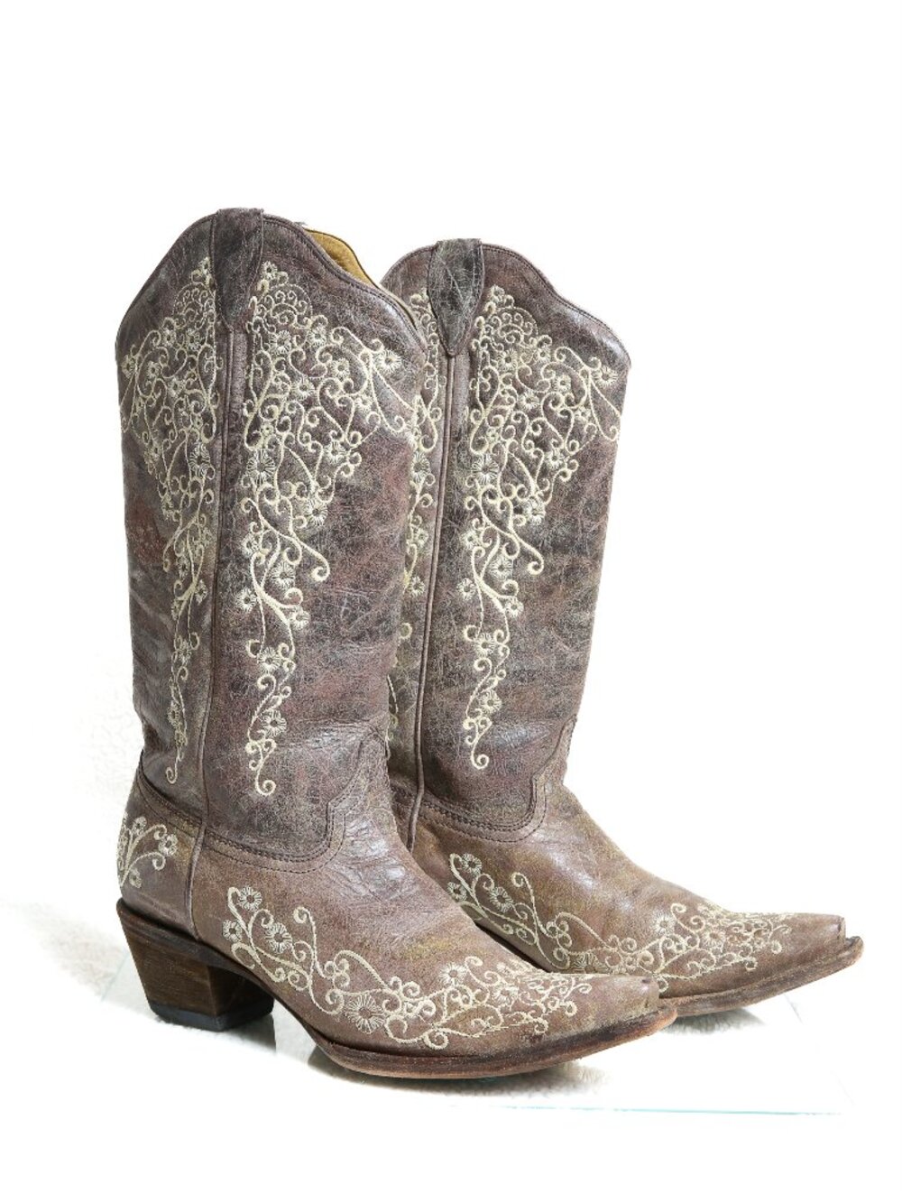 CORRAL A1094 Brown Distressed Leather Floral Embroidered Snip Toe Cowboy Boots